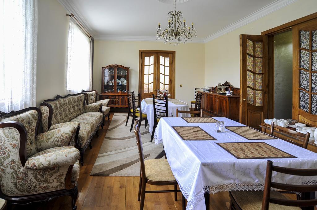 Guest House Green House Zugdidi Exterior foto