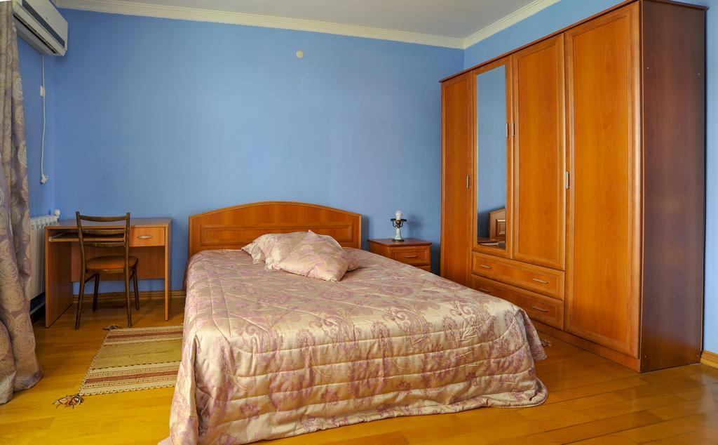 Guest House Green House Zugdidi Exterior foto