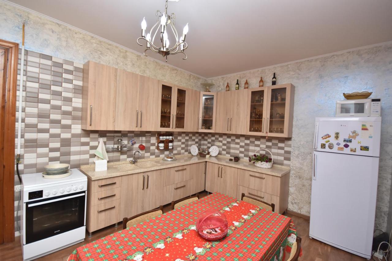Guest House Green House Zugdidi Exterior foto